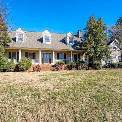 151 Oak Point Dr, Cherryville, NC 28021