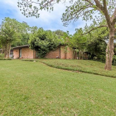 1515 Avenue Q, Huntsville, TX 77340