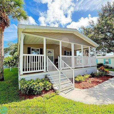 153 Skipper Ln, Sebastian, FL 32958