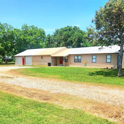 1546 County Road 323, Louise, TX 77455