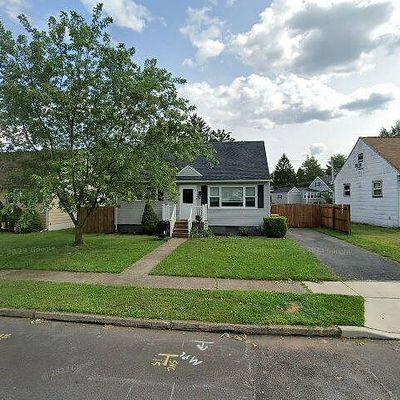 16 Beechwood Dr, Middletown, PA 17057