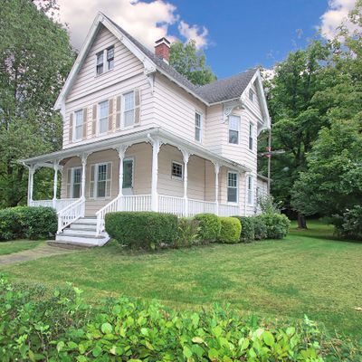 16 Glen Rd, Sandy Hook, CT 06482