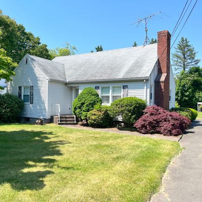 16 Grove Rd, Cromwell, CT 06416