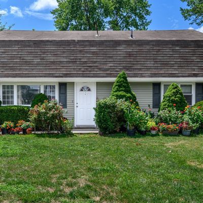 16 W Francis St, Iselin, NJ 08830