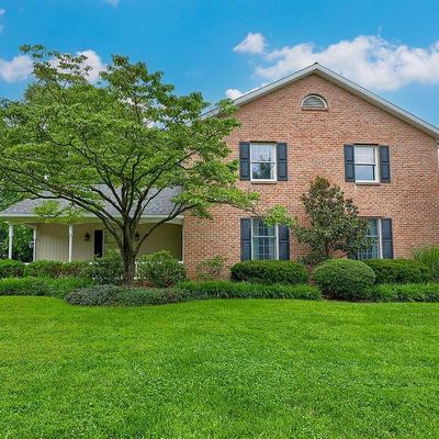 1923 Squire Ct, Reading, PA 19610