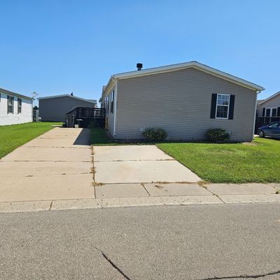 1936 Salem Ct, Hartland, MI 48353