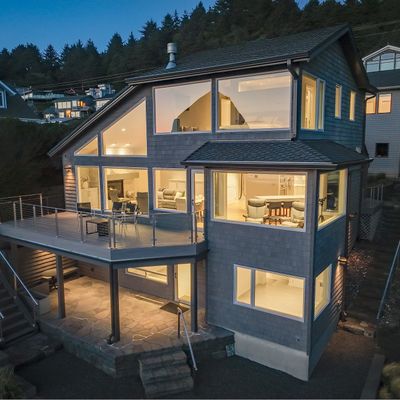 1956 Pacific St, Cannon Beach, OR 97110