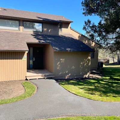 1990 Redtail Hawk Dr, Redmond, OR 97756