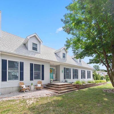 2 Crab Cay Ct, Berlin, MD 21811