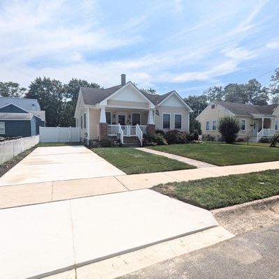 2 Forrest Dr, Northfield, NJ 08225