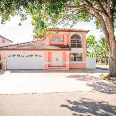 20076 Nw 85 Th Ave, Hialeah, FL 33015