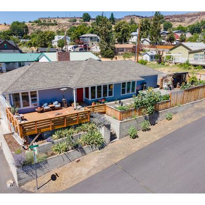 201 4 Th St, Maupin, OR 97037