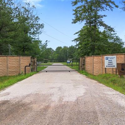 201 Big Buck Dr, Cleveland, TX 77328