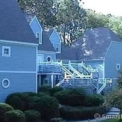 2014 Old Pond Ln, Norwich, CT 06360