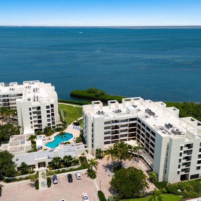 2016 Harbourside Drive, Longboat Key, FL 34228