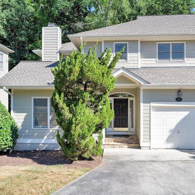 202 Columbia Pl W, Chapel Hill, NC 27516