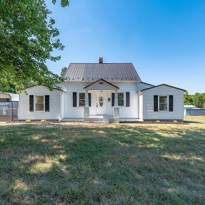 202 Longview Rd, Hurt, VA 24563