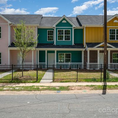 2021 Catherine Simmons Ave, Charlotte, NC 28216