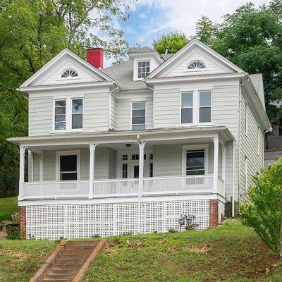 205 Churchville Ave, Staunton, VA 24401