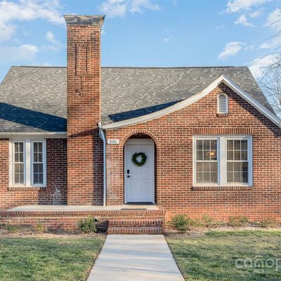 205 Grandin Road, Charlotte, NC 28208