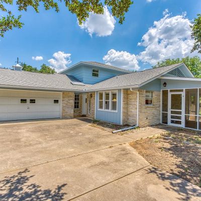 205 Pecan Dr., Kingsland, TX 78639