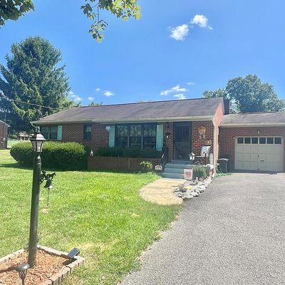 205 Valleydale Drive, Bluefield, VA 24605