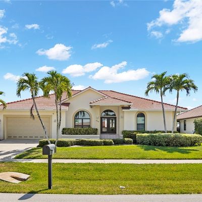 206 Seahorse Ct, Marco Island, FL 34145