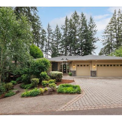 2060 Indian Trl, Lake Oswego, OR 97034