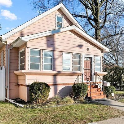 18 Liberty St, Fords, NJ 08863