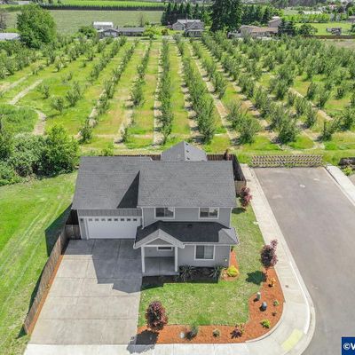 1802 Centennial Dr, Woodburn, OR 97071