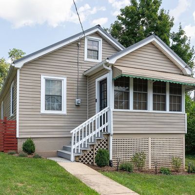 1819 Vinson St, Staunton, VA 24401