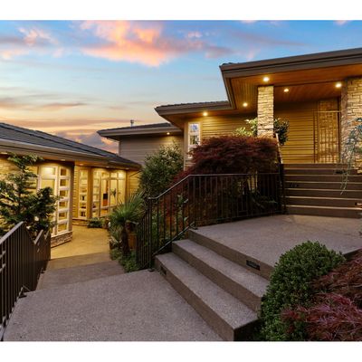 18218 Meadowlark Ln, Lake Oswego, OR 97034