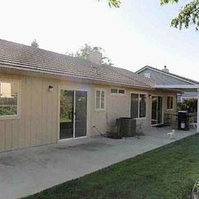 1833 White Oak Dr, Yuba City, CA 95991