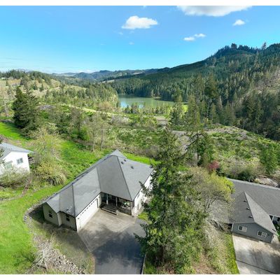 1836 Lake View Dr, Sutherlin, OR 97479