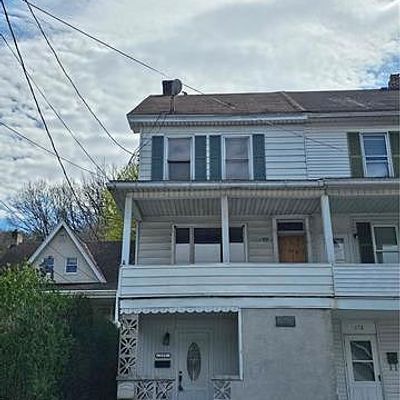 219 W High St, Nesquehoning, PA 18240