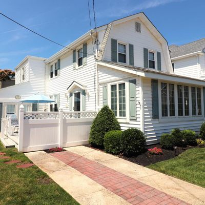 22 N Brunswick Ave, Margate City, NJ 08402