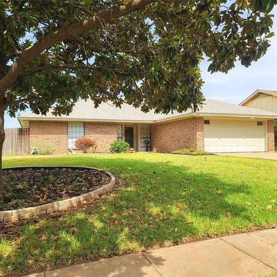 221 Lansford Dr, Benbrook, TX 76126