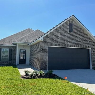 221 Summit Avenue, Sulphur, LA 70665