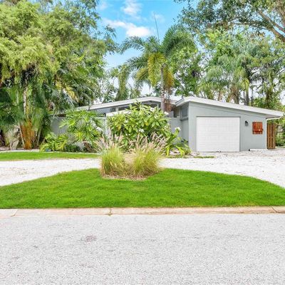 2277 Sunnyside Ln, Sarasota, FL 34239