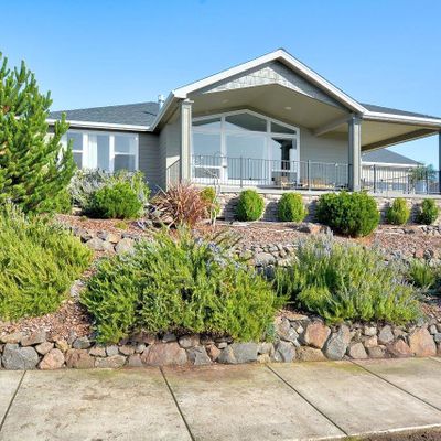 230 Cambridge Ter, Eagle Point, OR 97524