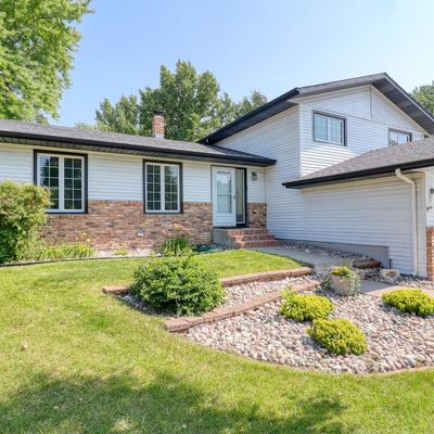 2302 Chancery St S, Moorhead, MN 56560