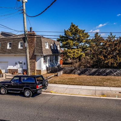 231 E 1 St Ave, Wildwood, NJ 08260