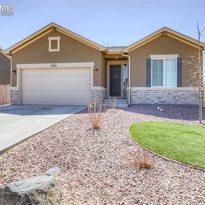 2312 Sunrise Ln, Pueblo, CO 81008