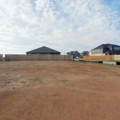 232 Upland Dr, Waller, TX 77484