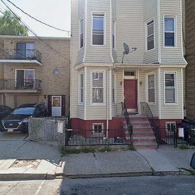 234 Webster Ave # 1 R, Jersey City, NJ 07307