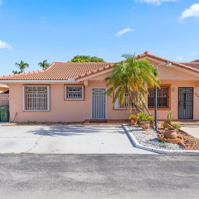 2372 W 73rd Pl, Hialeah, FL 33016