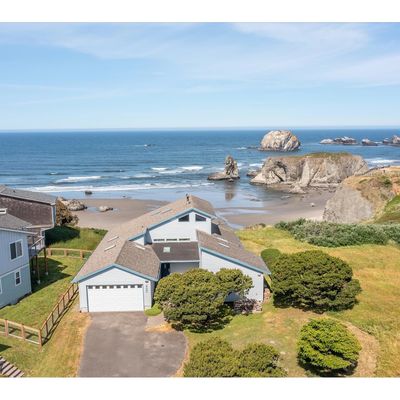 2392 Beach Loop Dr Sw, Bandon, OR 97411