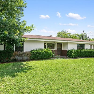 207 N Main St, Thorndale, TX 76577