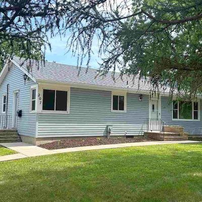 207 Se 11th Street, Waseca, MN 56093