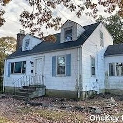 208 E Chester St, Valley Stream, NY 11580